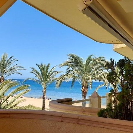 Estupendo Apartamento En Primera Linea De Playa Y Con Vistas Al Mar Дения Екстериор снимка
