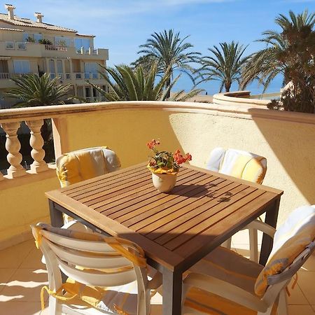 Estupendo Apartamento En Primera Linea De Playa Y Con Vistas Al Mar Дения Екстериор снимка