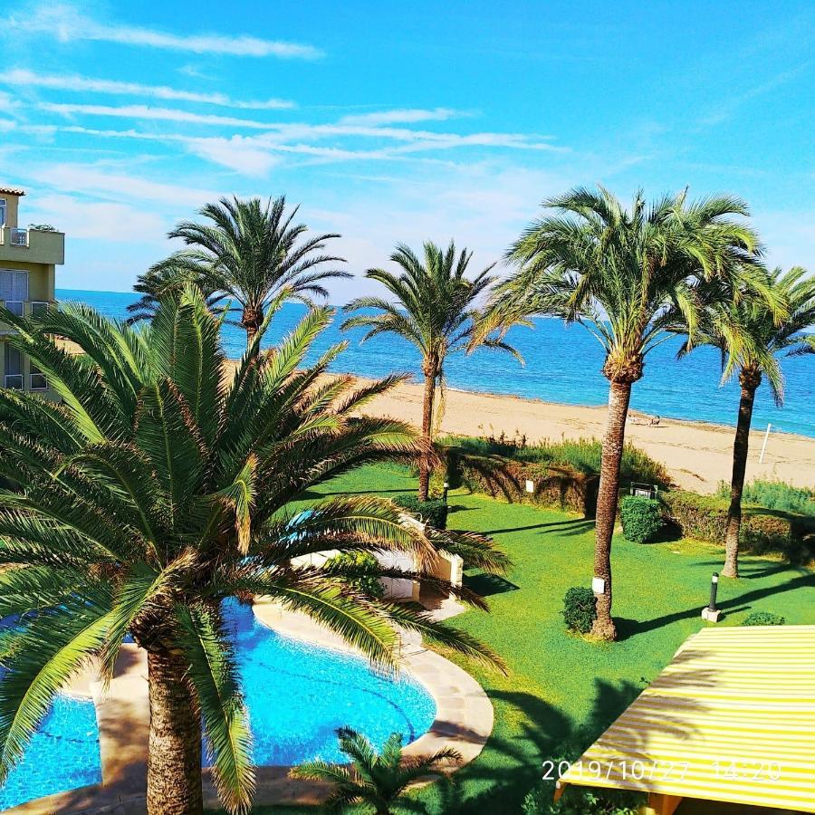 Estupendo Apartamento En Primera Linea De Playa Y Con Vistas Al Mar Дения Екстериор снимка