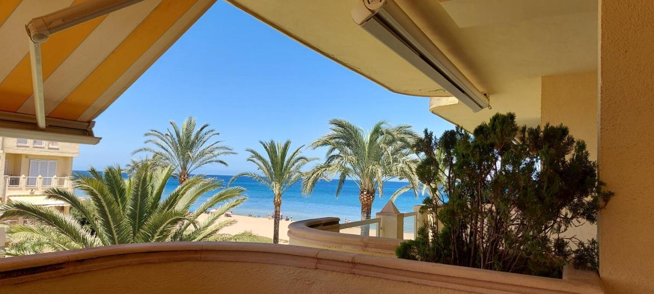 Estupendo Apartamento En Primera Linea De Playa Y Con Vistas Al Mar Дения Екстериор снимка
