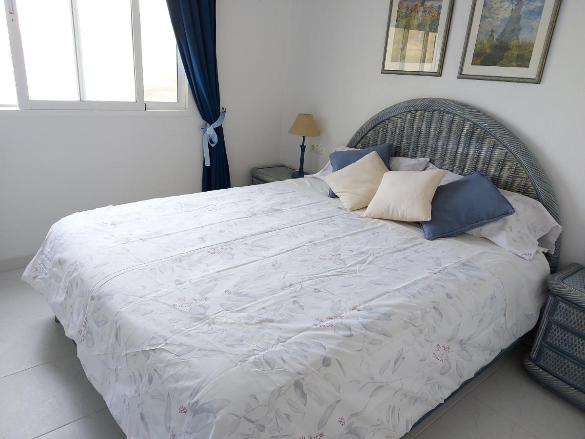 Estupendo Apartamento En Primera Linea De Playa Y Con Vistas Al Mar Дения Екстериор снимка
