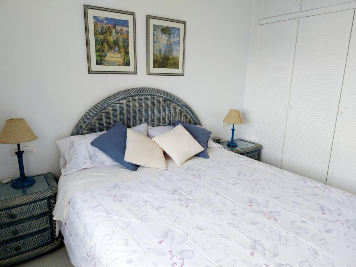 Estupendo Apartamento En Primera Linea De Playa Y Con Vistas Al Mar Дения Екстериор снимка