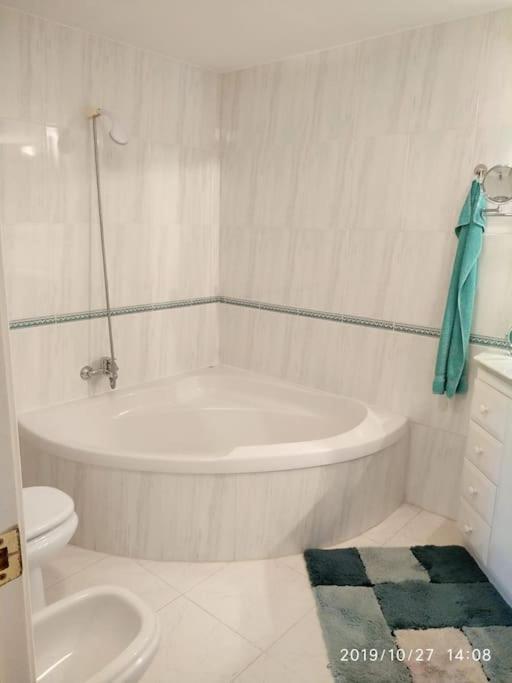 Estupendo Apartamento En Primera Linea De Playa Y Con Vistas Al Mar Дения Екстериор снимка